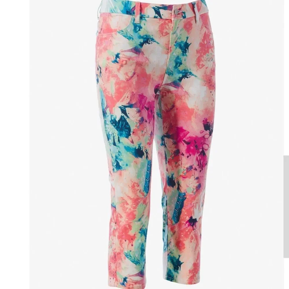 Chico’s Lively Blooms Girlfriend Capri Jeans Melon Mambo Size 2.5 NWT
